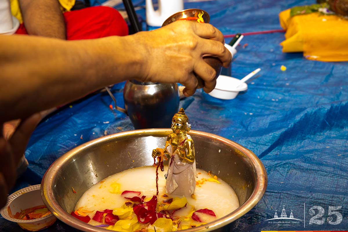 ©1987-2017 SKS Swaminarayan Temple East London