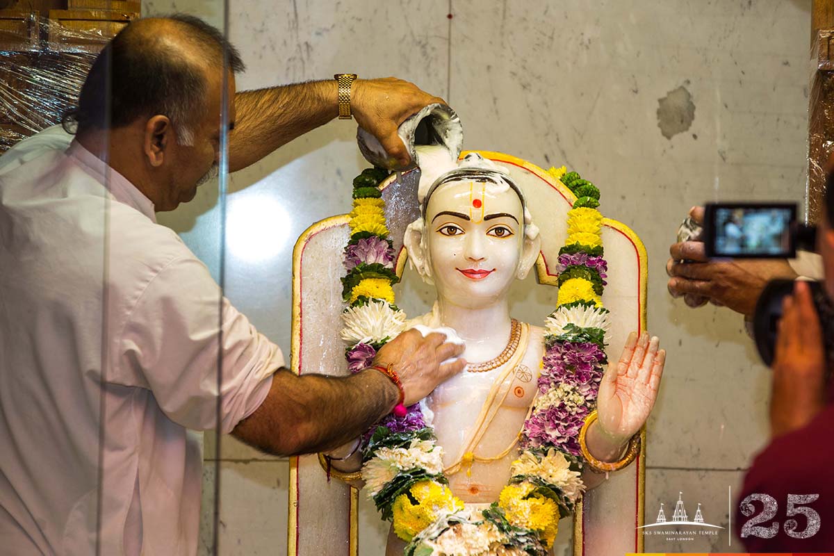 ©1987-2017 SKS Swaminarayan Temple East London