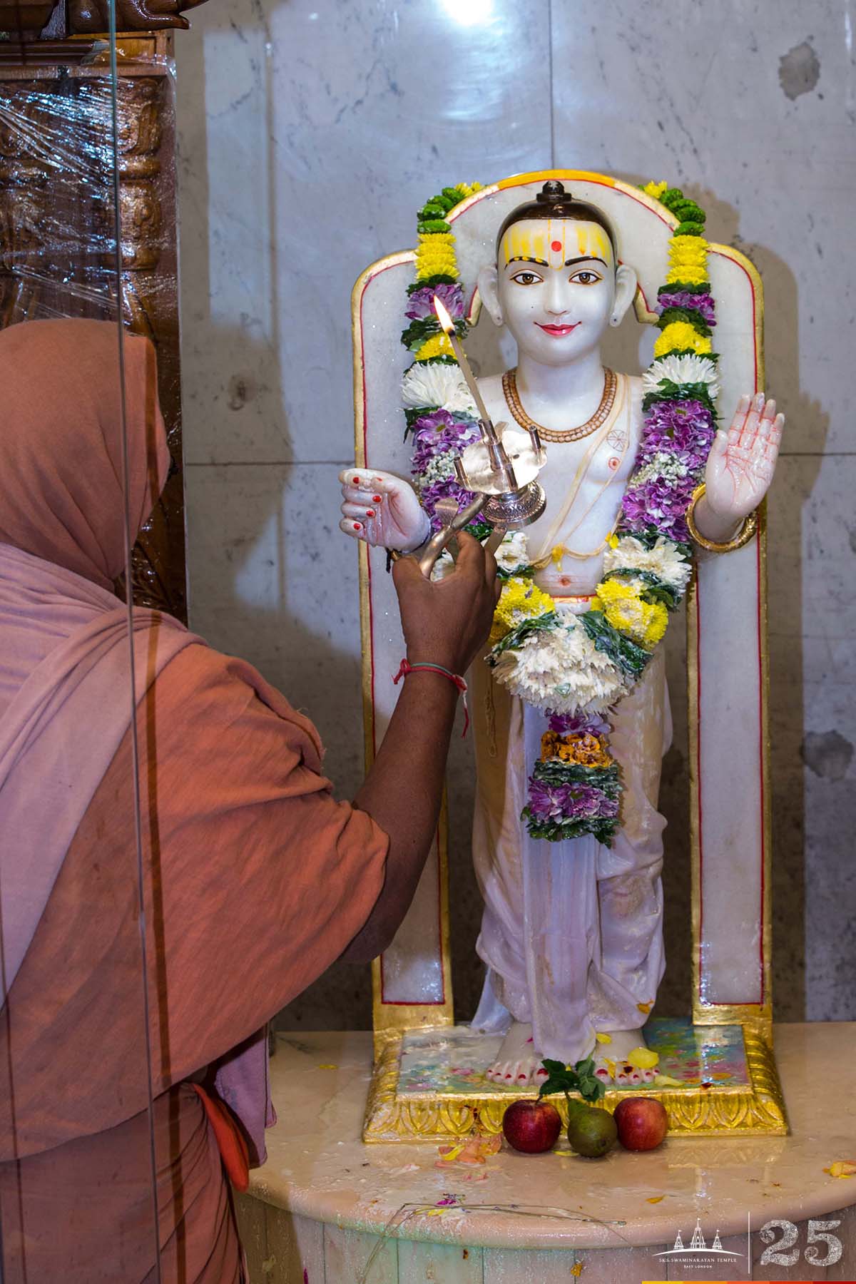 ©1987-2017 SKS Swaminarayan Temple East London