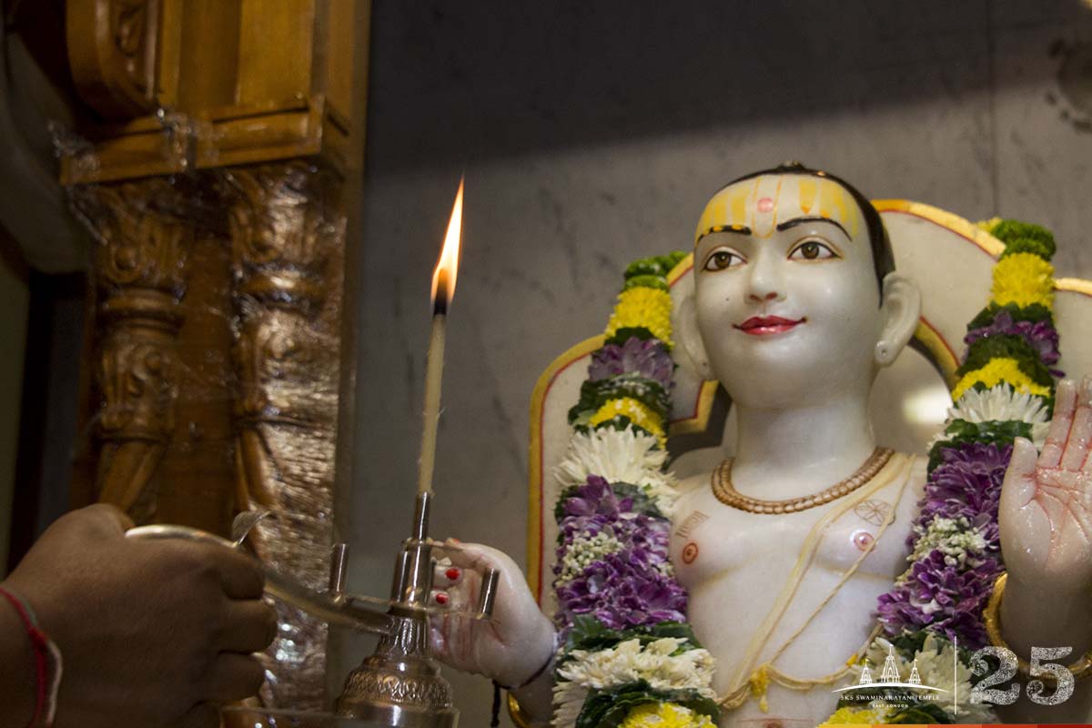 ©1987-2017 SKS Swaminarayan Temple East London