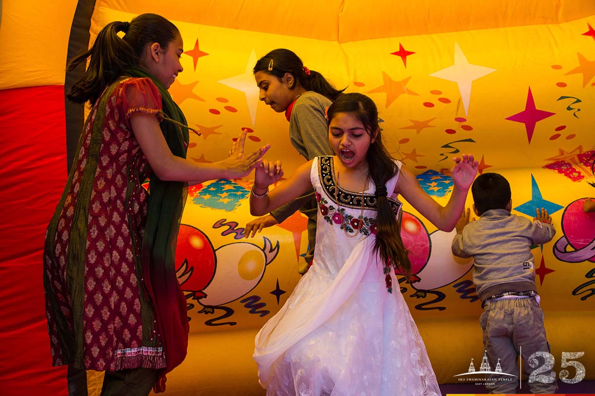 ©1987-2017 SKS Swaminarayan Temple East London