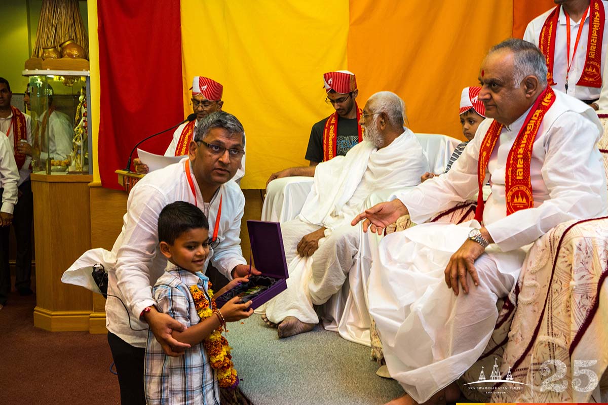©1987-2017 SKS Swaminarayan Temple East London