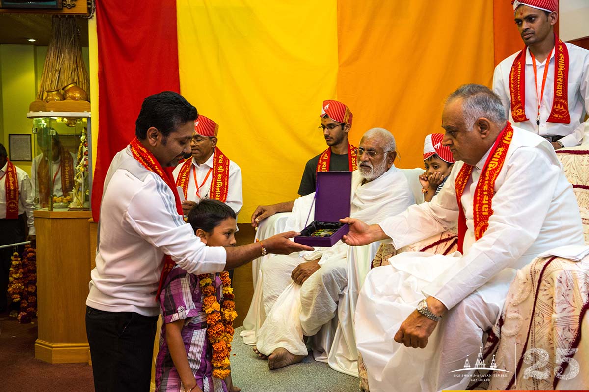 ©1987-2017 SKS Swaminarayan Temple East London
