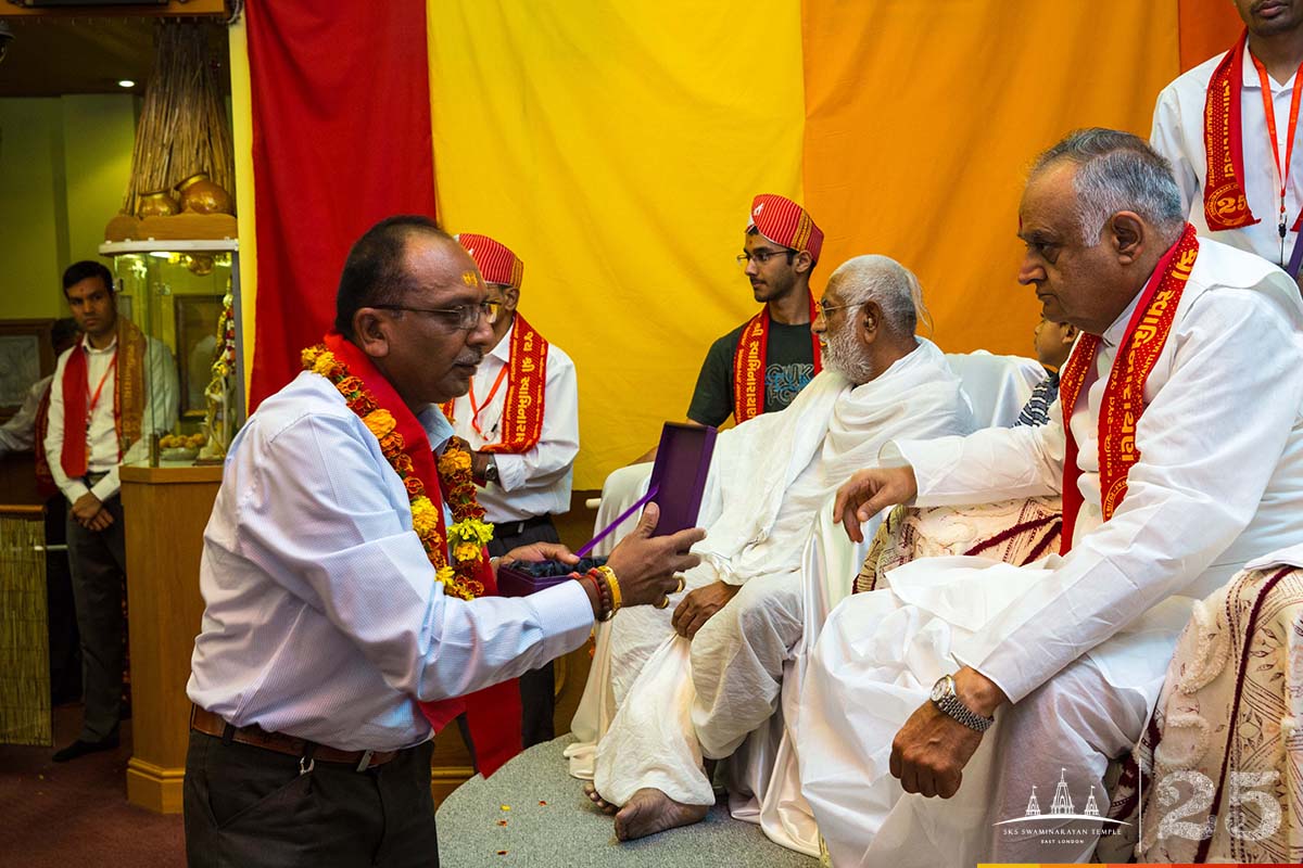©1987-2017 SKS Swaminarayan Temple East London