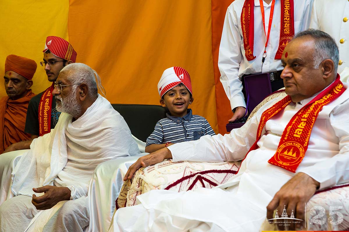 ©1987-2017 SKS Swaminarayan Temple East London