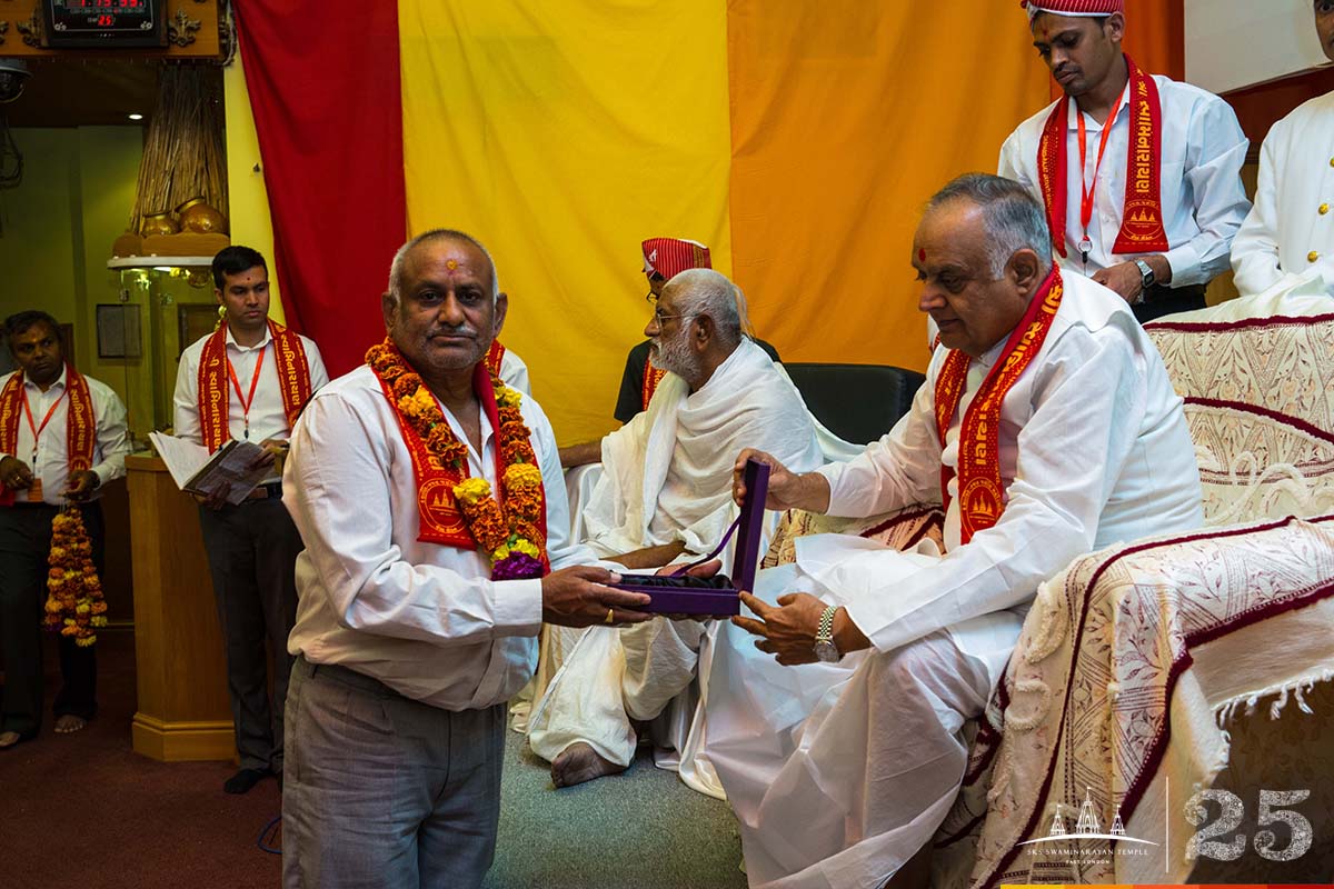 ©1987-2017 SKS Swaminarayan Temple East London