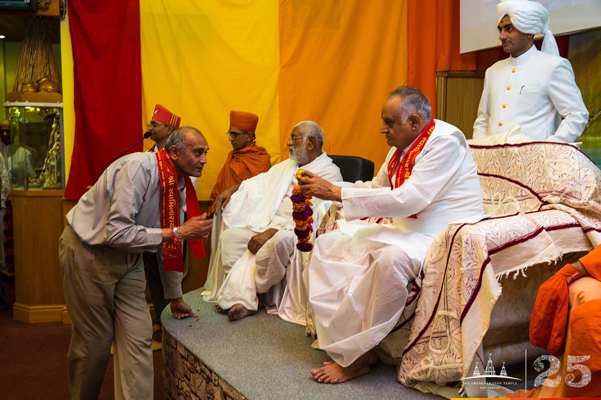 ©1987-2017 SKS Swaminarayan Temple East London