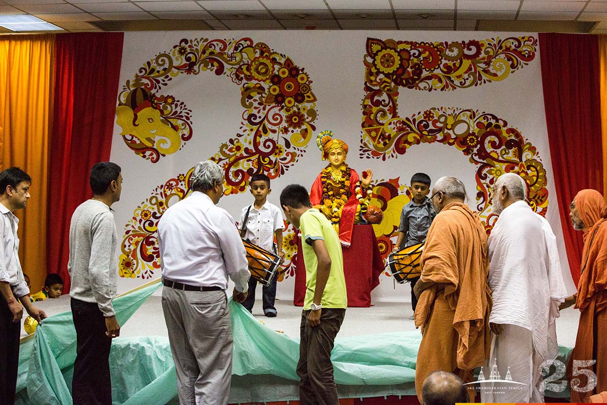 ©1987-2017 SKS Swaminarayan Temple East London
