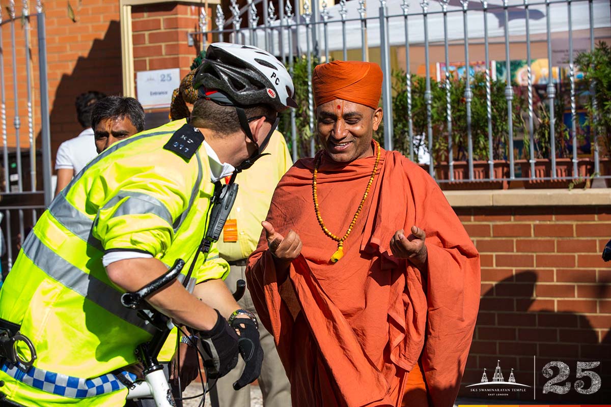 002b - ©1987-2017 SKS Swaminarayan Temple East London