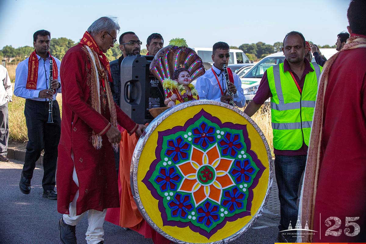 035 - ©1987-2017 SKS Swaminarayan Temple East London