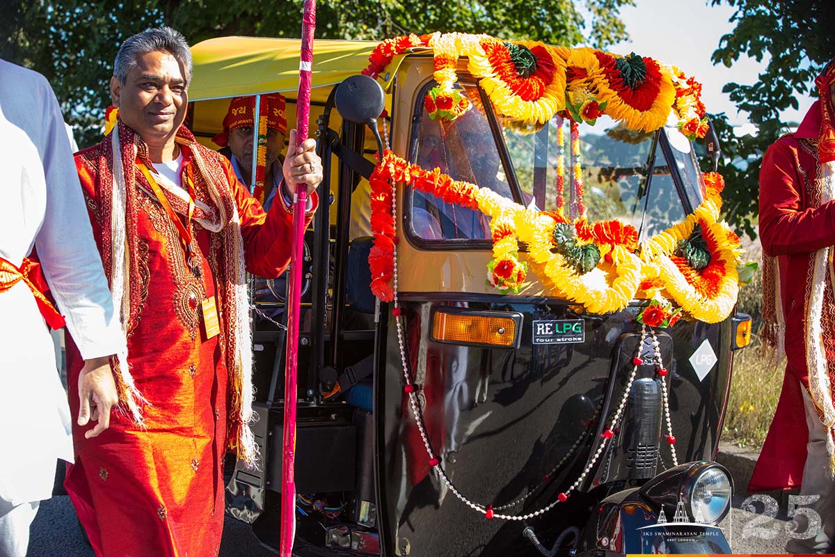 043 - ©1987-2017 SKS Swaminarayan Temple East London
