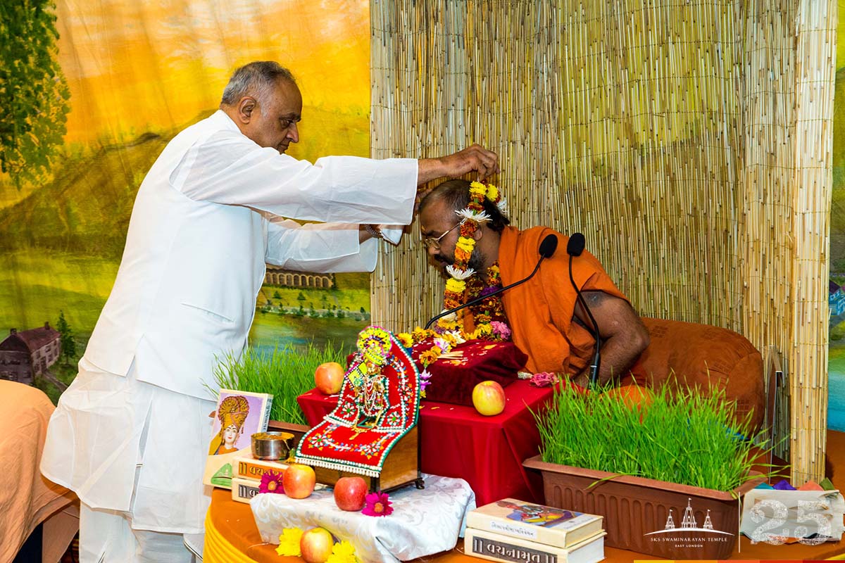 220 - ©1987-2017 SKS Swaminarayan Temple East London