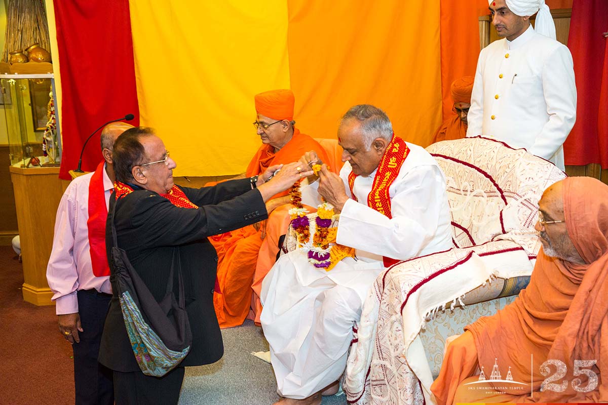 221 - ©1987-2017 SKS Swaminarayan Temple East London