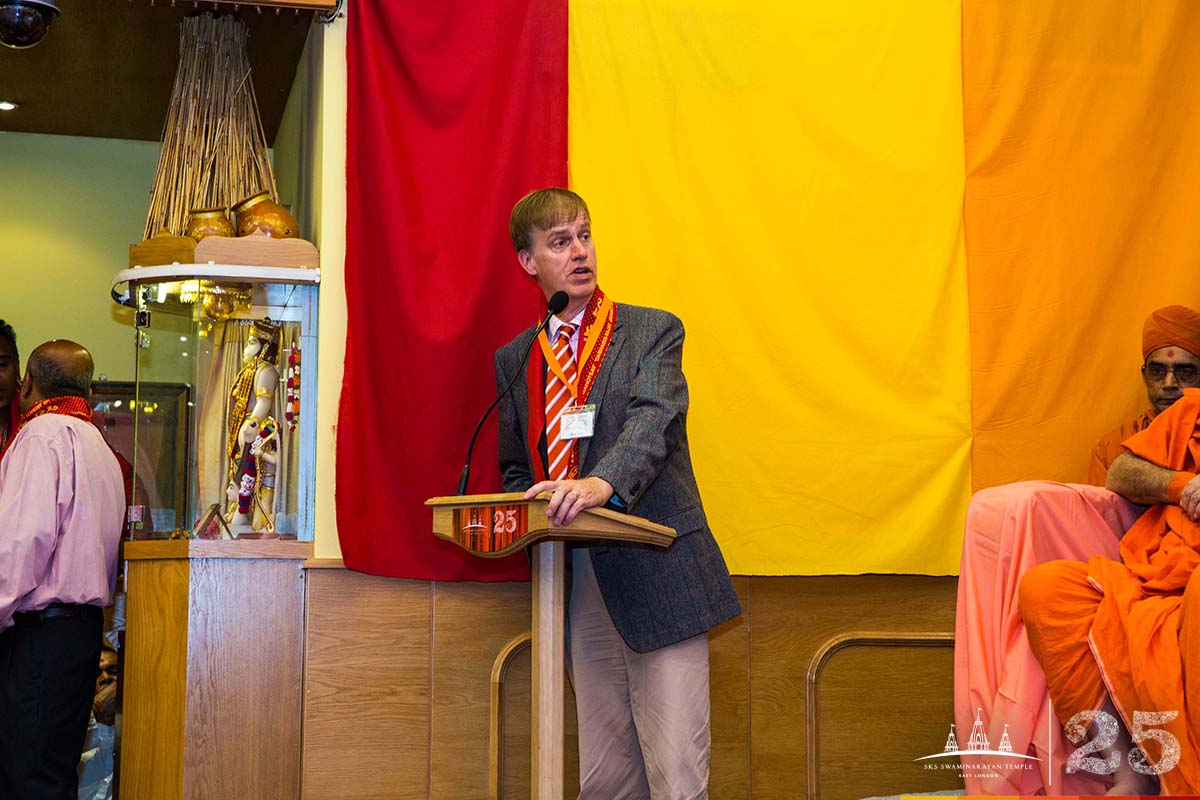 225 - ©1987-2017 SKS Swaminarayan Temple East London