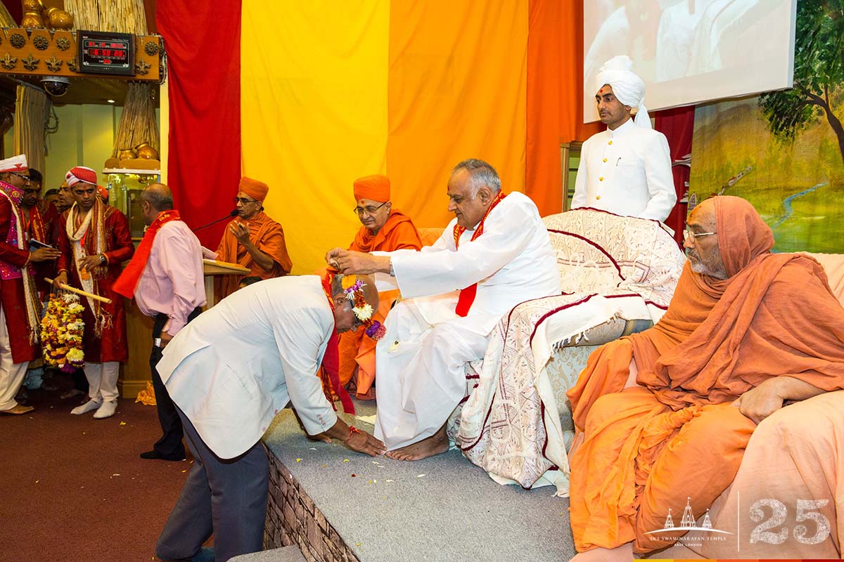 229 - ©1987-2017 SKS Swaminarayan Temple East London