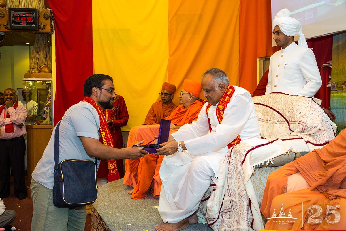 242 - ©1987-2017 SKS Swaminarayan Temple East London