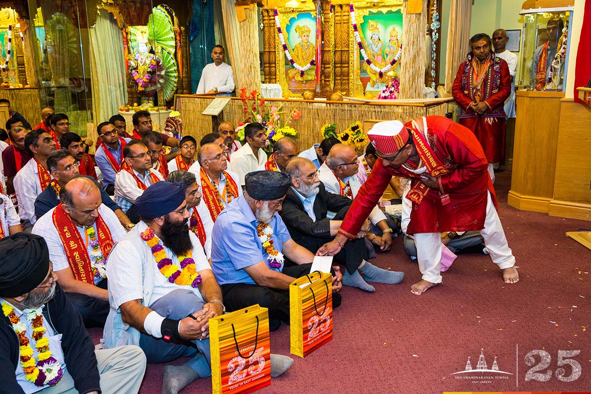 250 - ©1987-2017 SKS Swaminarayan Temple East London