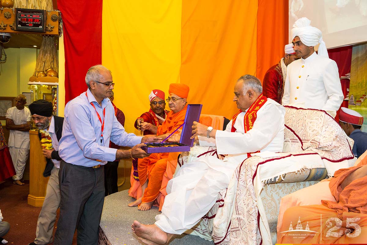 257 - ©1987-2017 SKS Swaminarayan Temple East London
