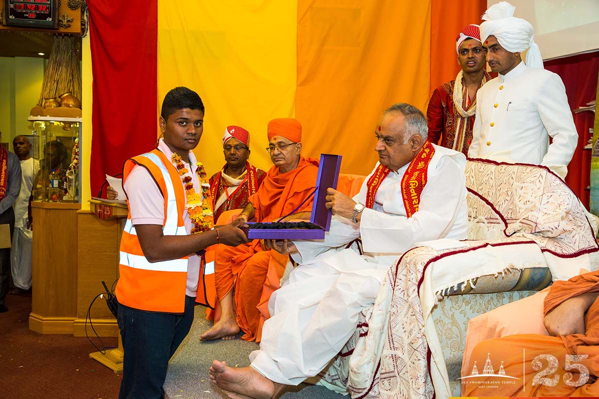264 - ©1987-2017 SKS Swaminarayan Temple East London