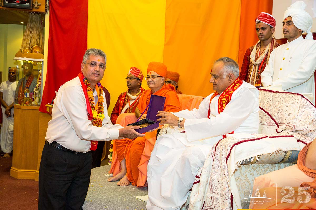 271 - ©1987-2017 SKS Swaminarayan Temple East London