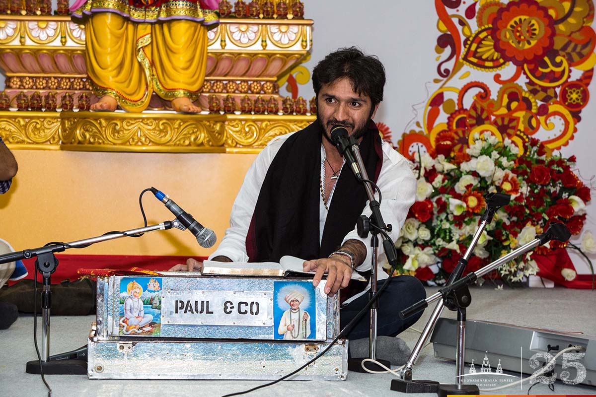 290 - ©1987-2017 SKS Swaminarayan Temple East London