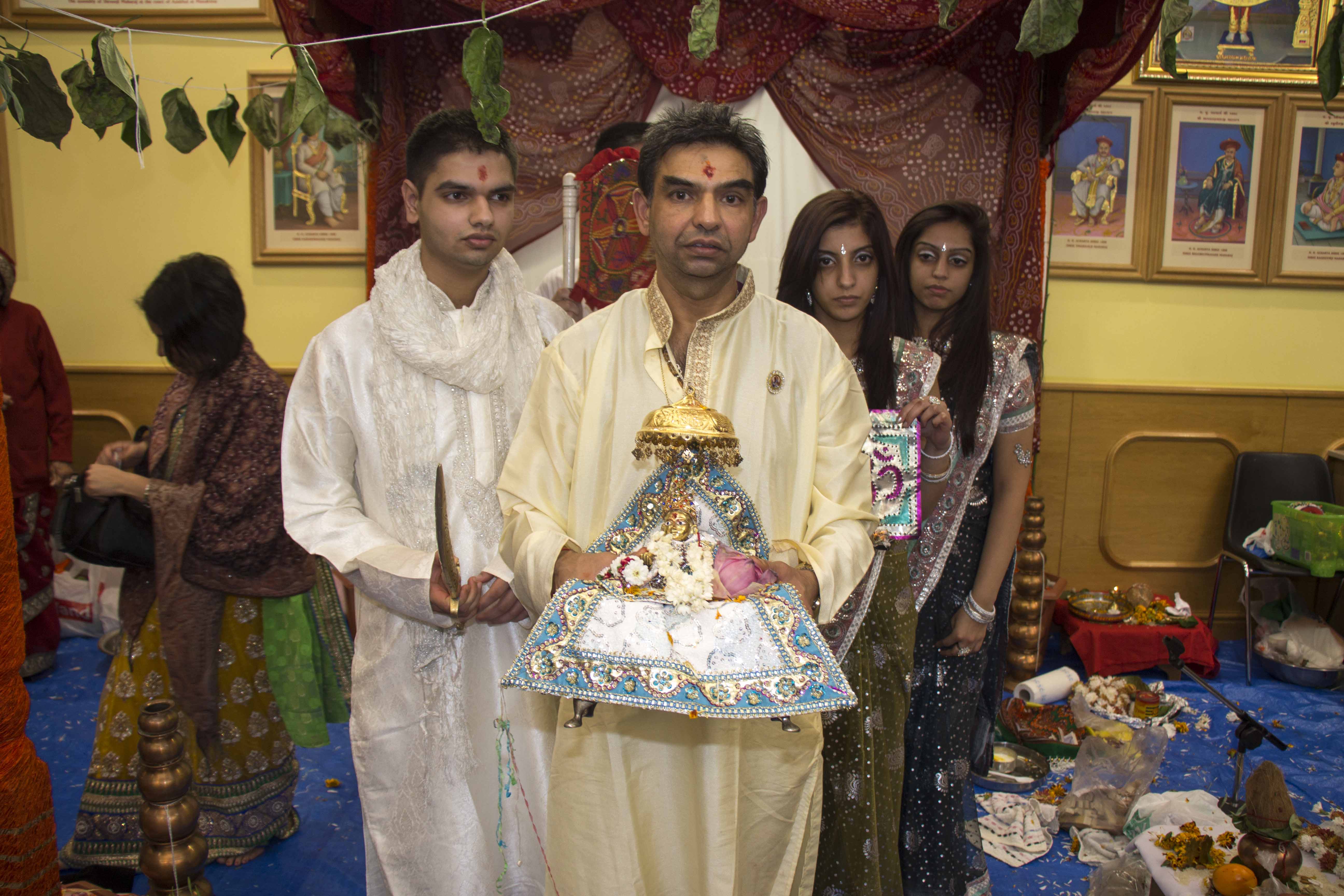 ©1987-2017 SKS Swaminarayan Temple East London