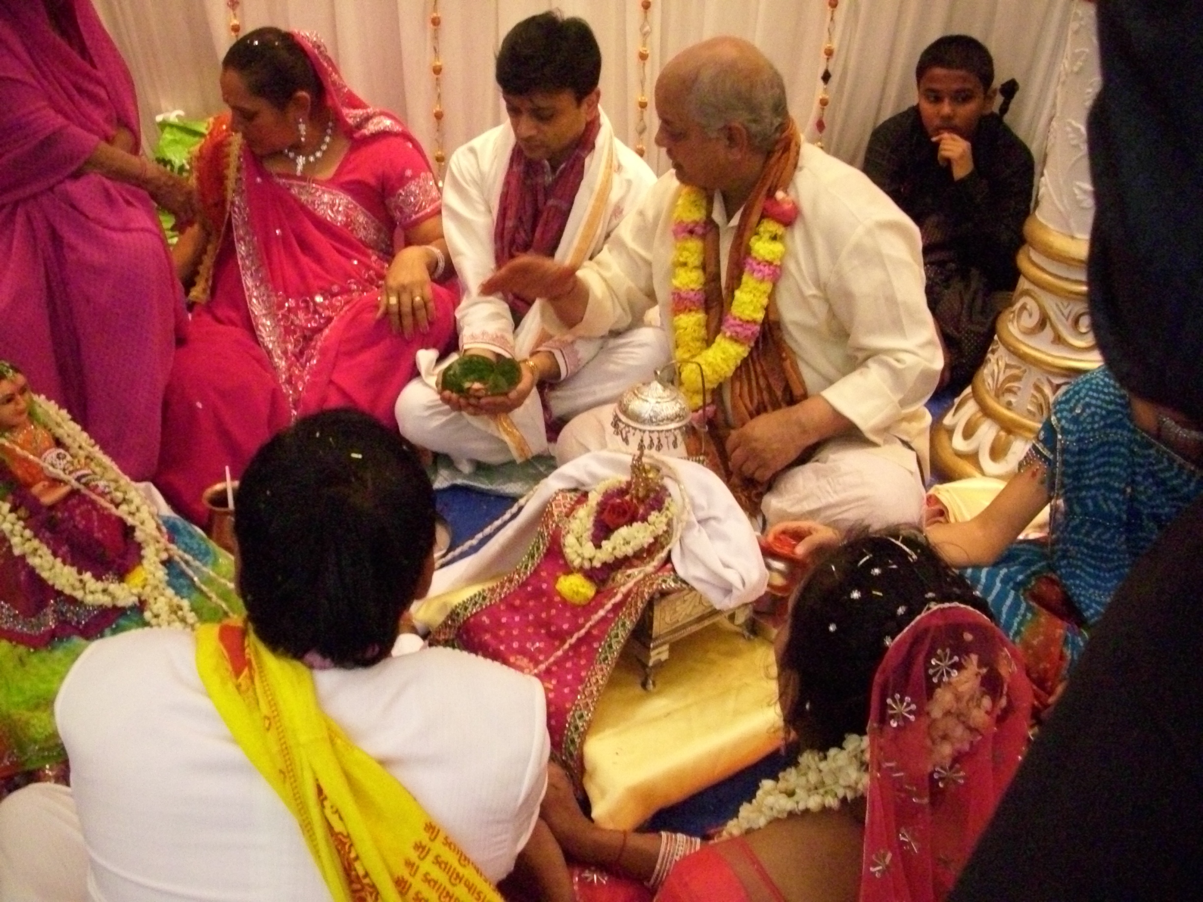 ©1987-2017 SKS Swaminarayan Temple East London