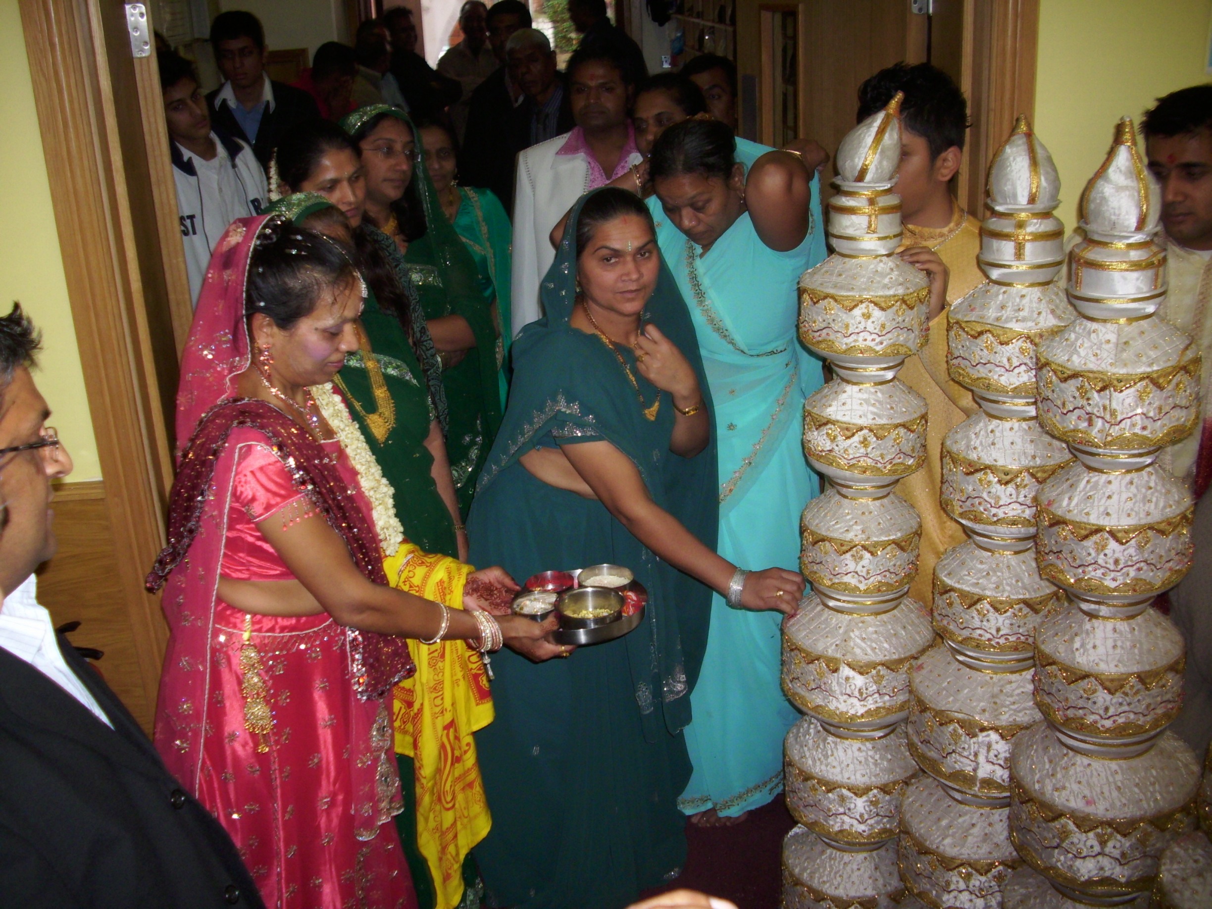 ©1987-2017 SKS Swaminarayan Temple East London