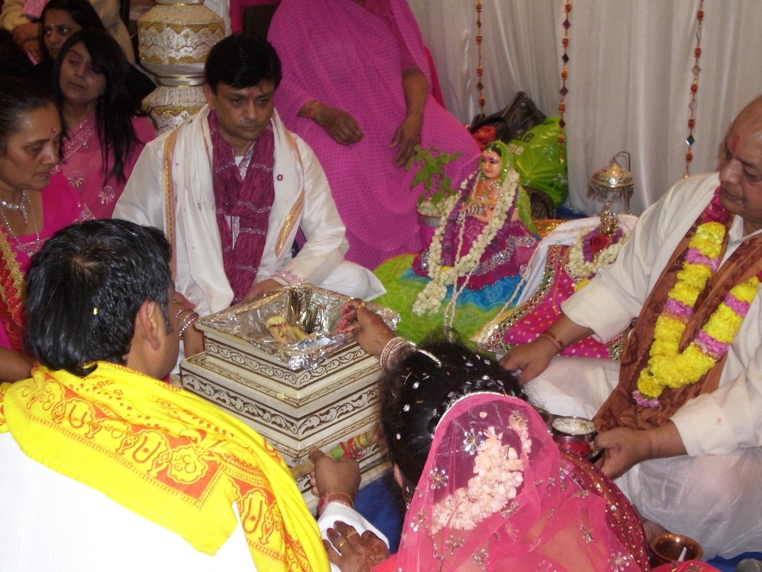 ©1987-2017 SKS Swaminarayan Temple East London