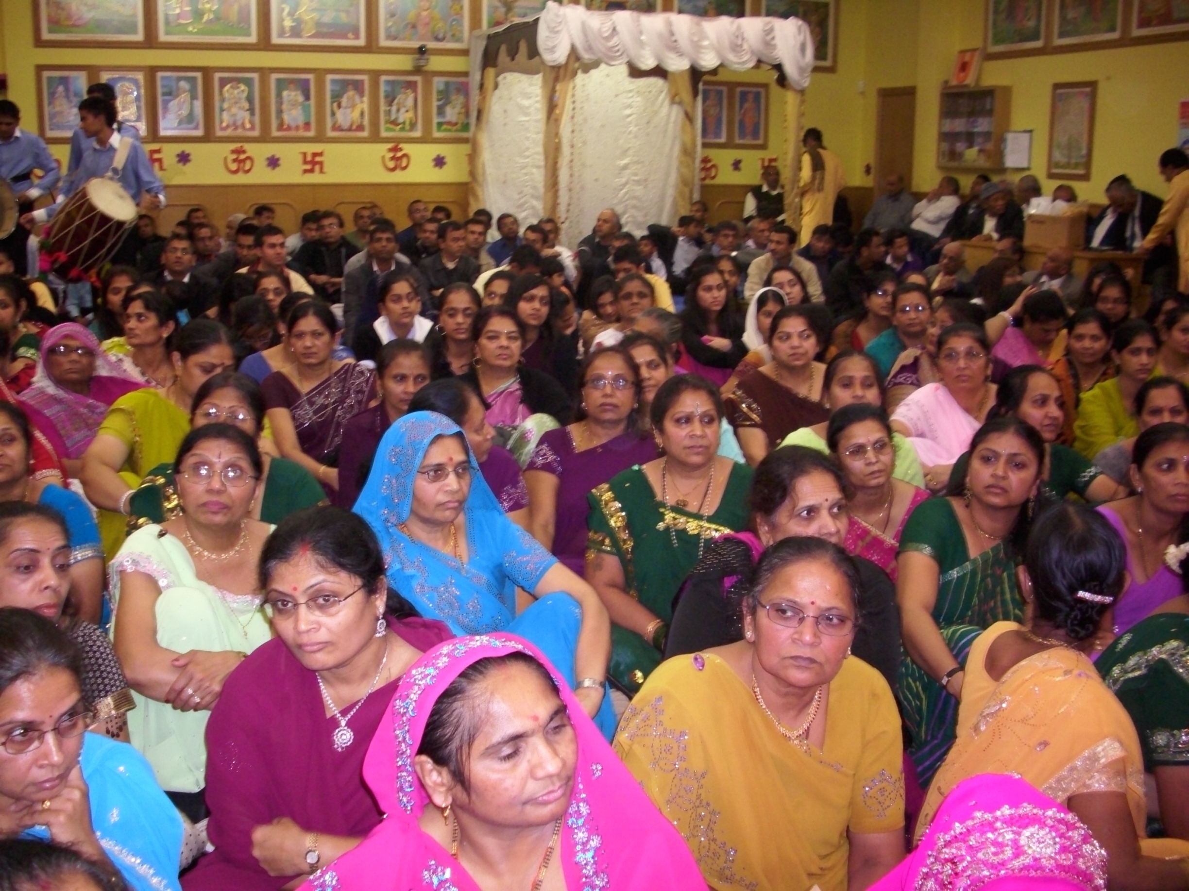 ©1987-2017 SKS Swaminarayan Temple East London