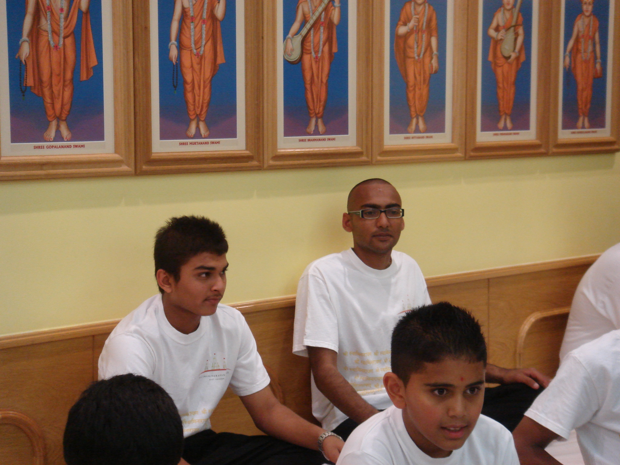 ©1987-2017 SKS Swaminarayan Temple East London