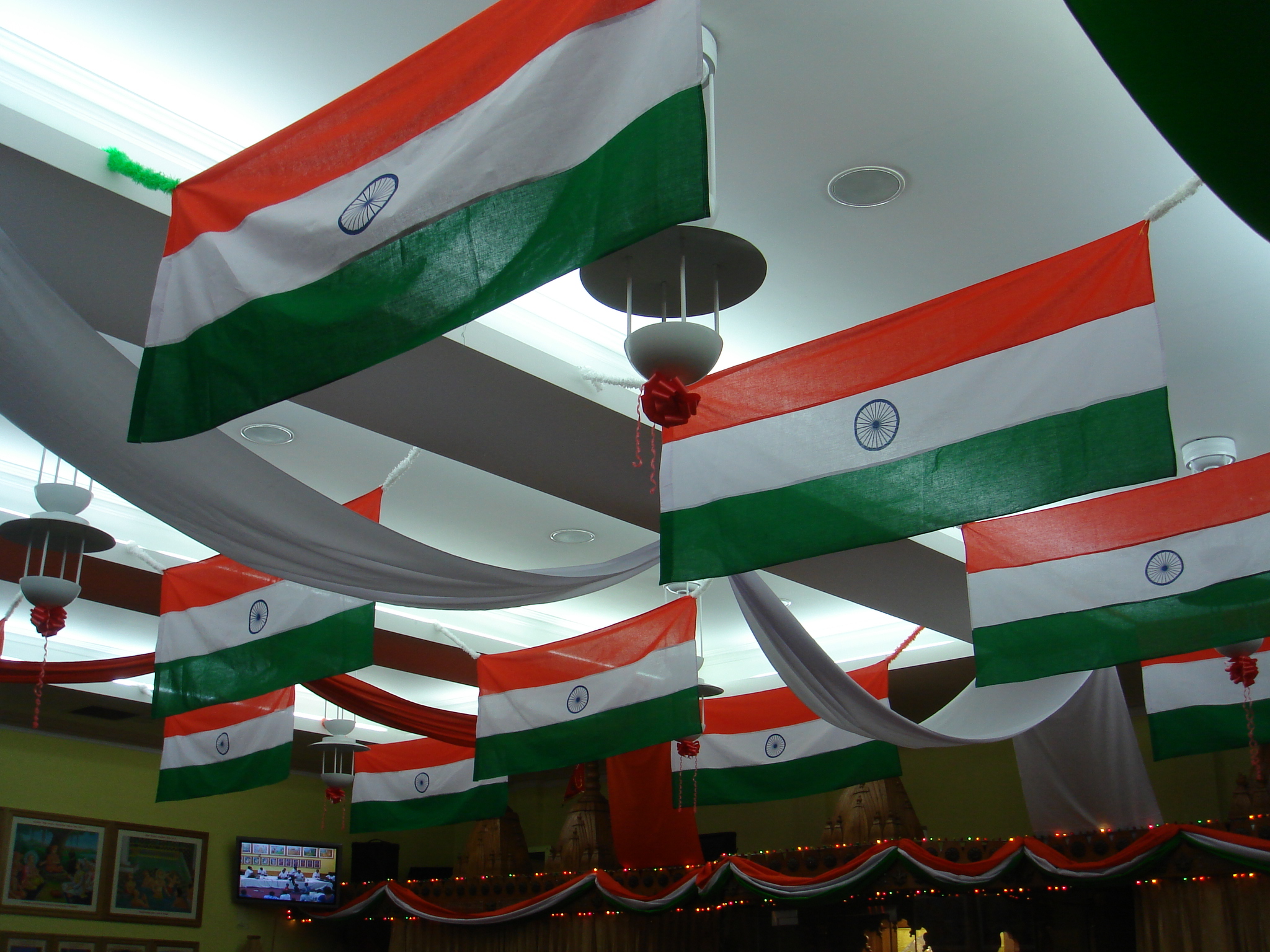 ©1987-2017 SKS Swaminarayan Temple East London