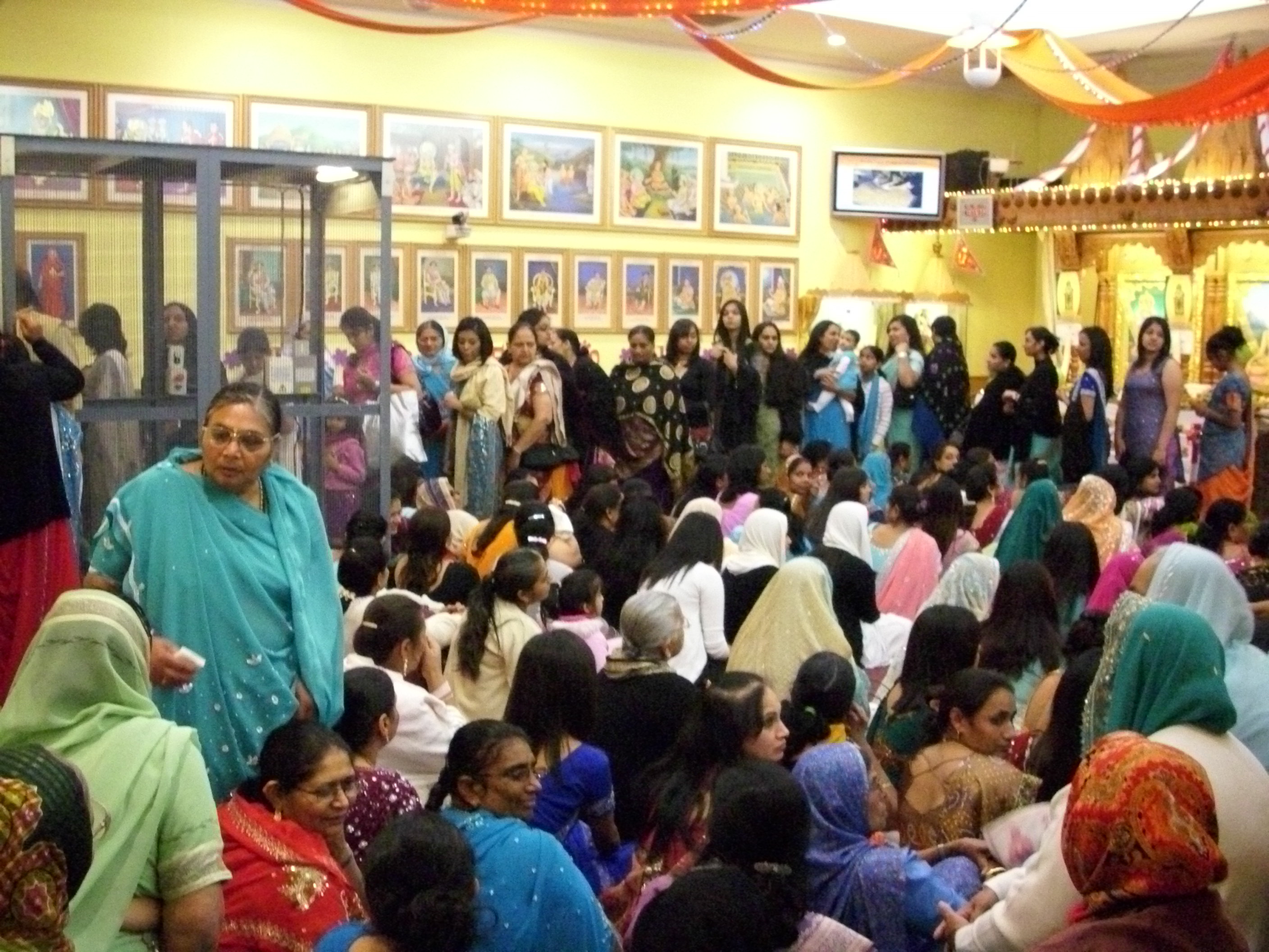 ©1987-2017 SKS Swaminarayan Temple East London