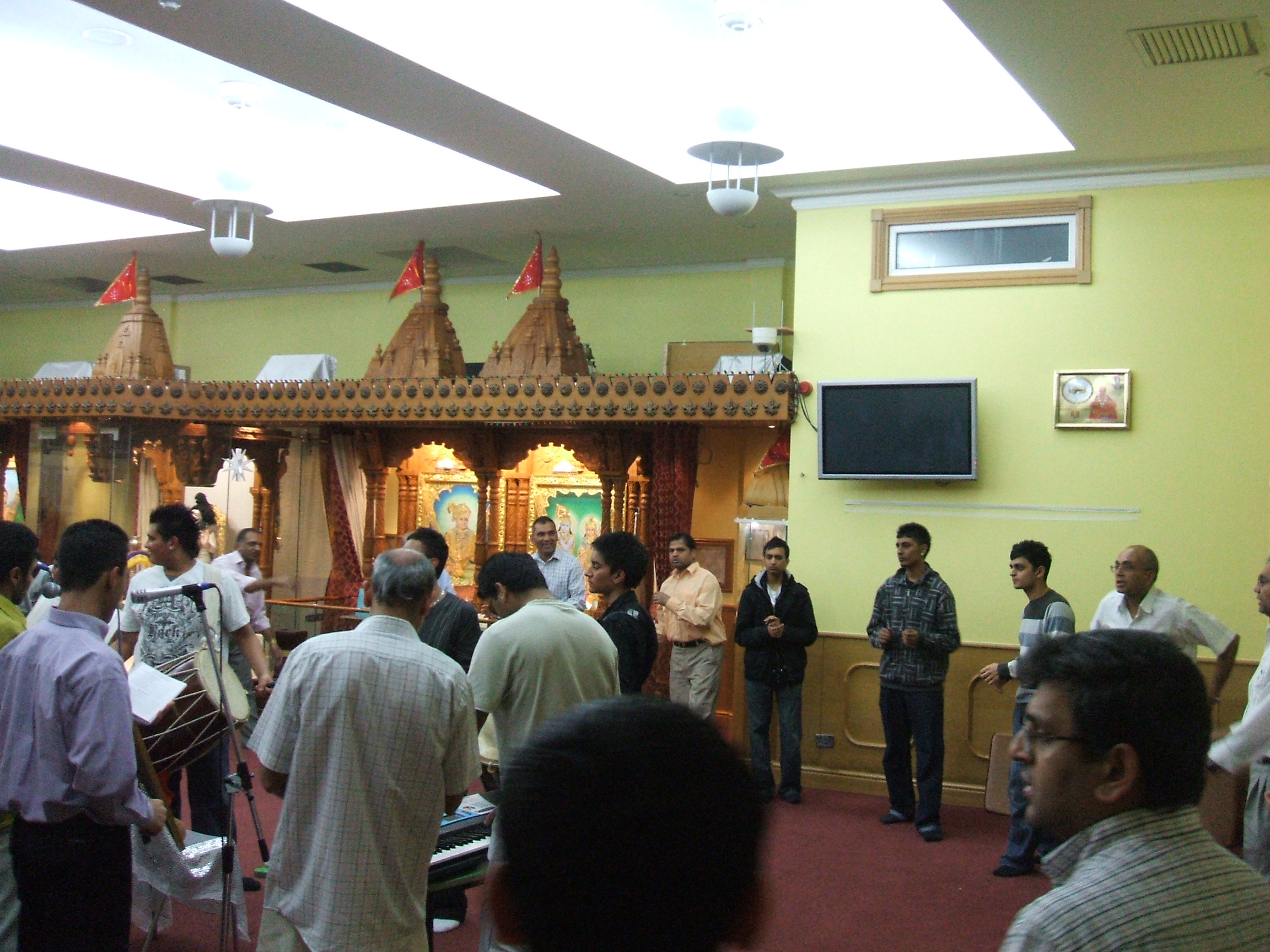 ©1987-2017 SKS Swaminarayan Temple East London