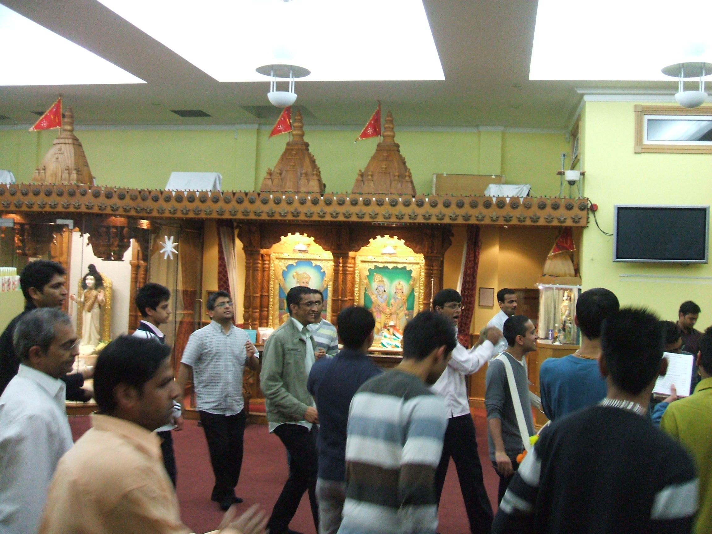 ©1987-2017 SKS Swaminarayan Temple East London