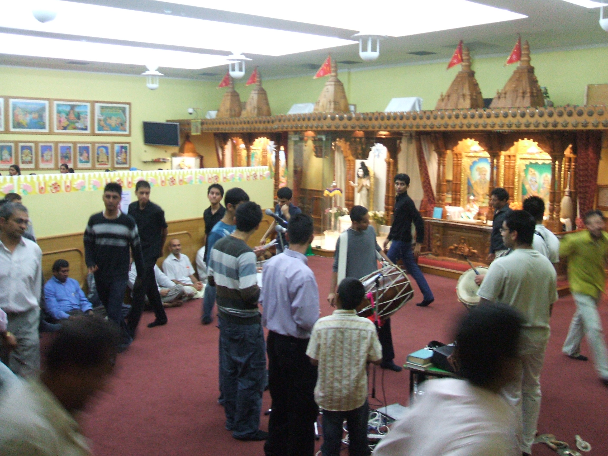©1987-2017 SKS Swaminarayan Temple East London