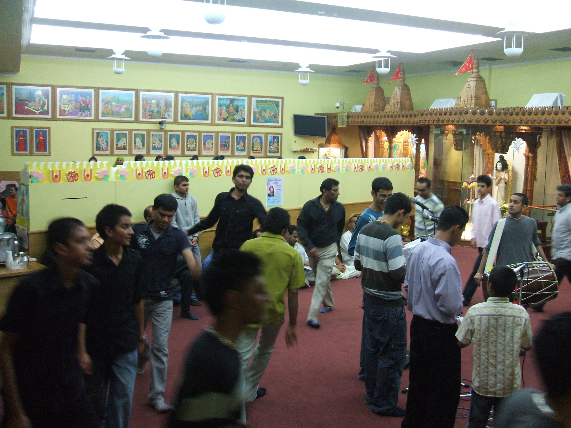 ©1987-2017 SKS Swaminarayan Temple East London