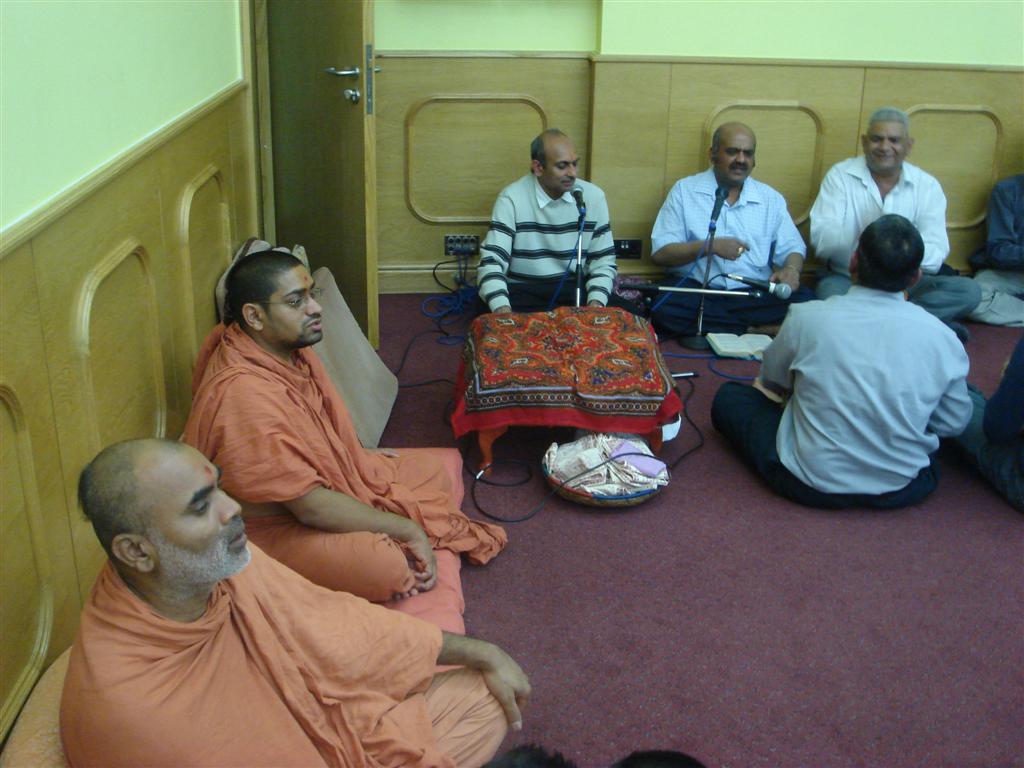 ©1987-2017 SKS Swaminarayan Temple East London