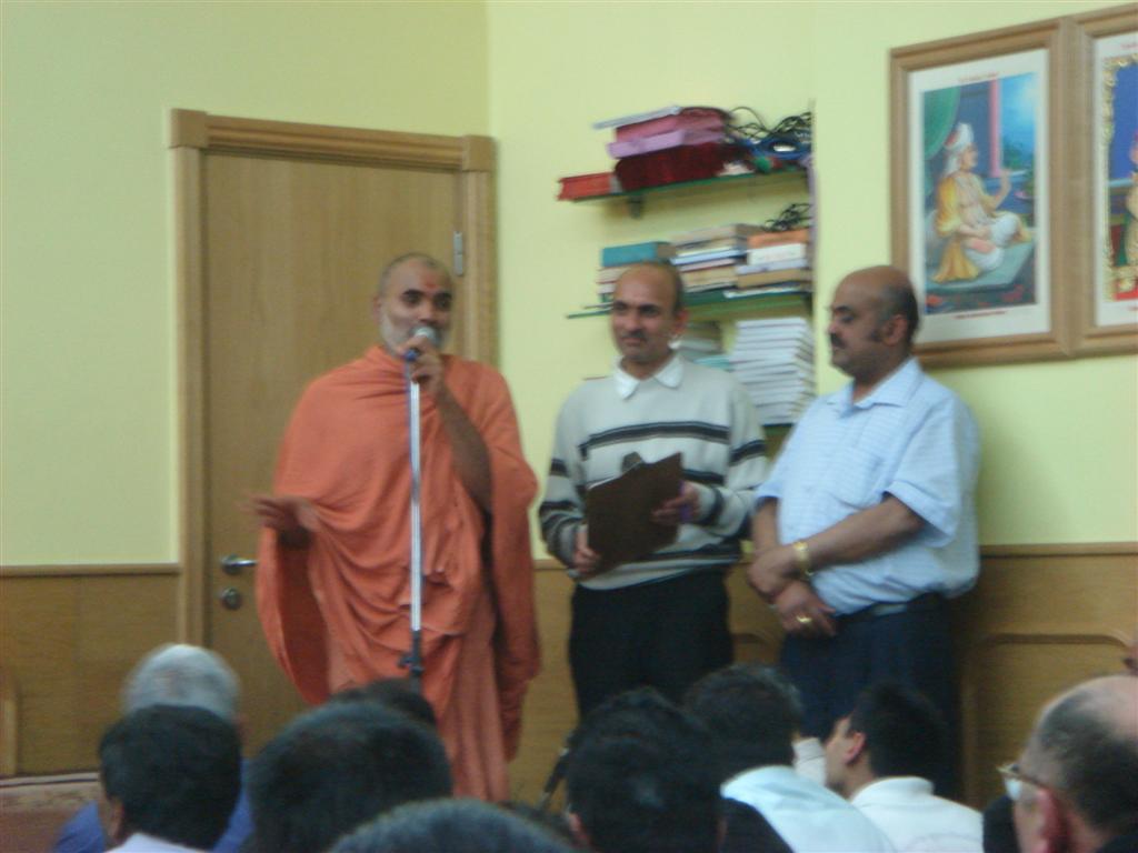 ©1987-2017 SKS Swaminarayan Temple East London