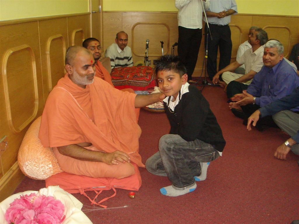 ©1987-2017 SKS Swaminarayan Temple East London