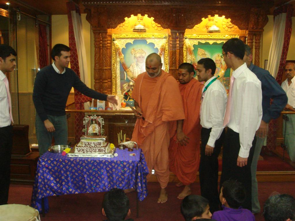 ©1987-2017 SKS Swaminarayan Temple East London