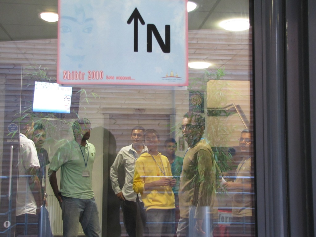 ©1987-2017 SKS Swaminarayan Temple East London