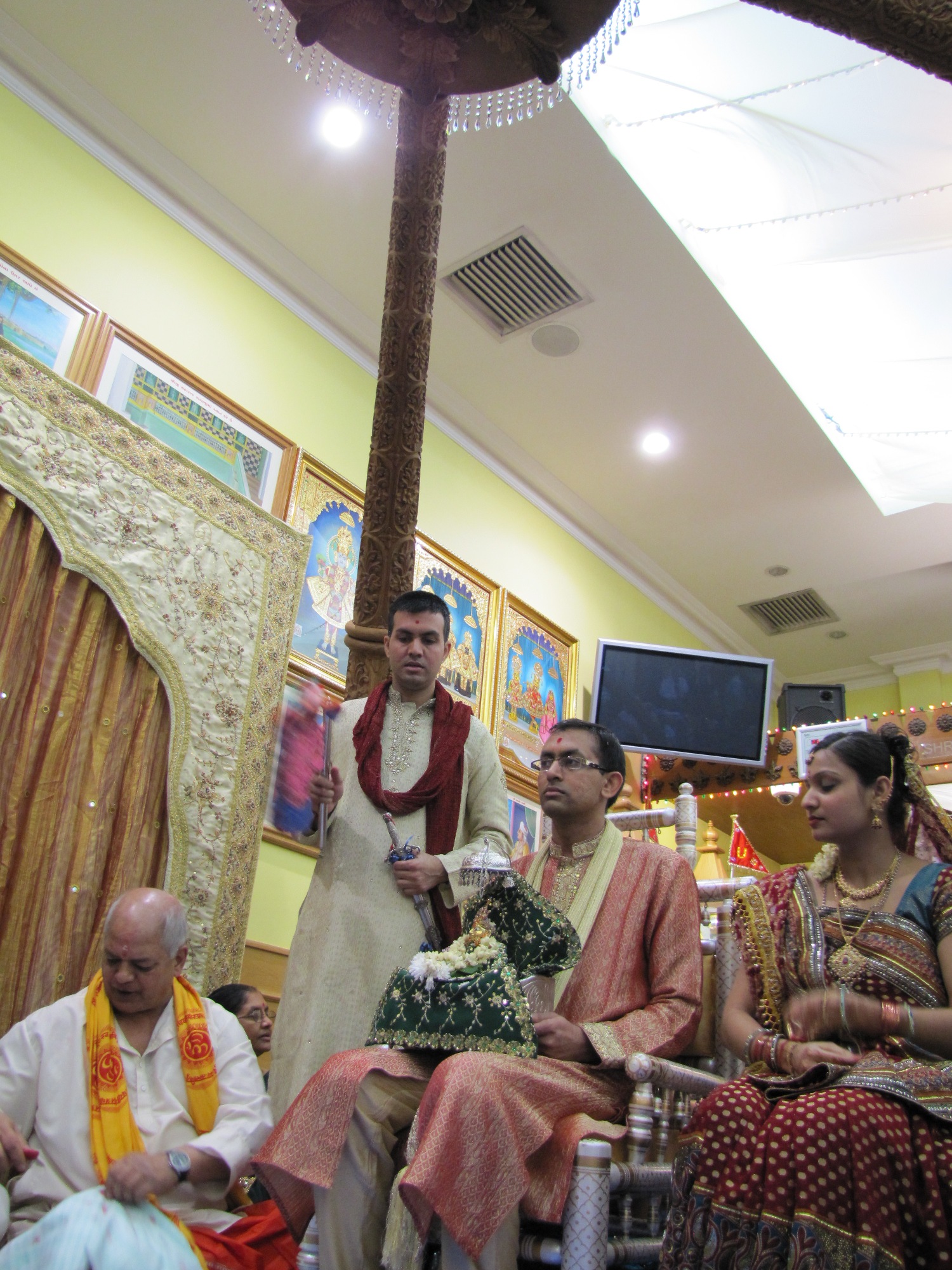 ©1987-2017 SKS Swaminarayan Temple East London