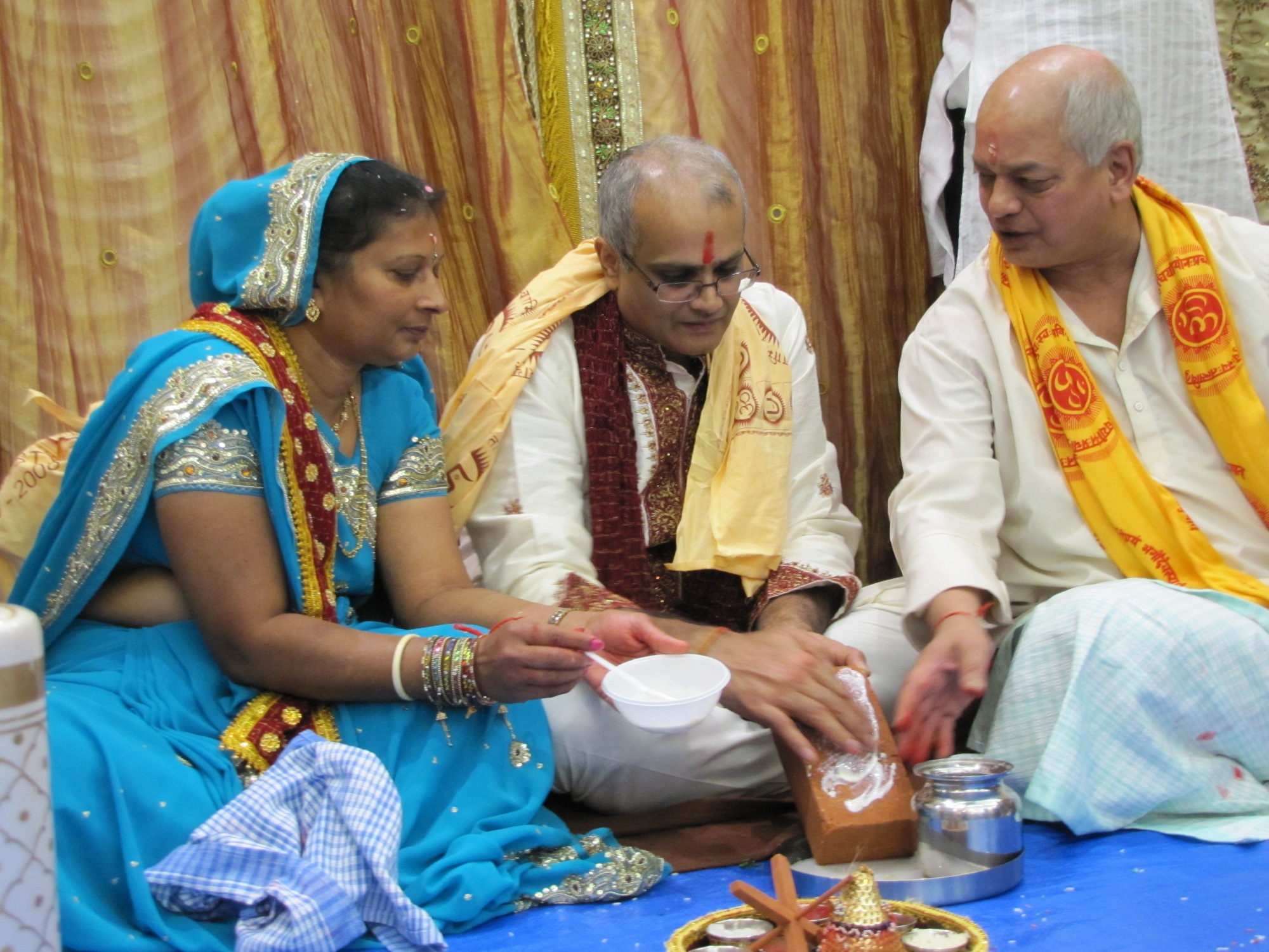 ©1987-2017 SKS Swaminarayan Temple East London