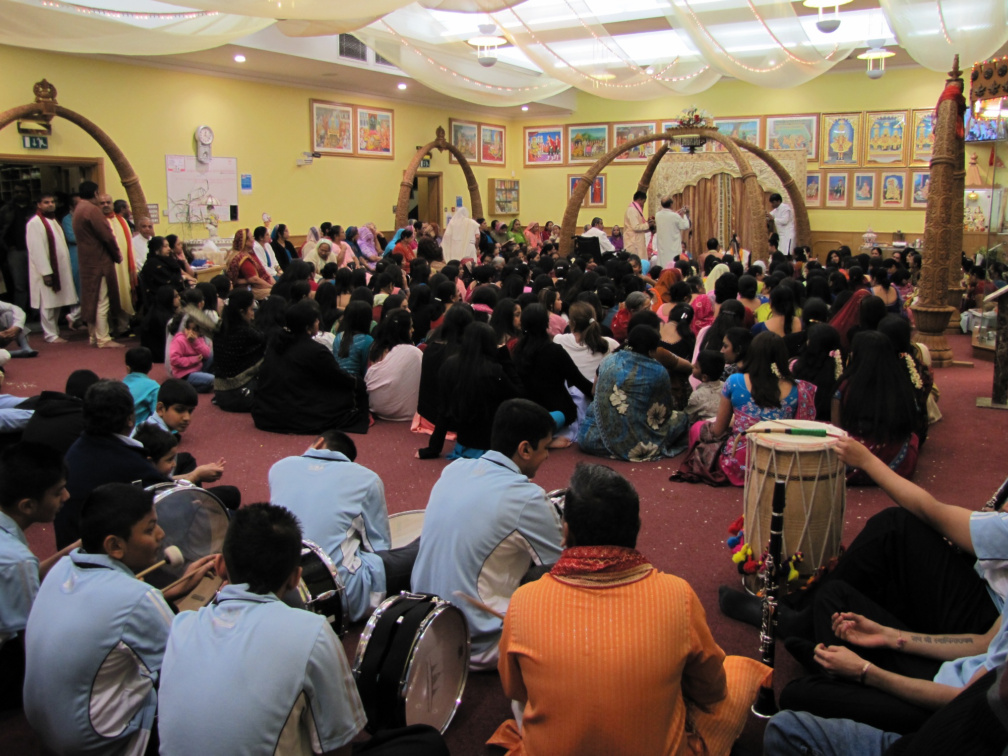©1987-2017 SKS Swaminarayan Temple East London
