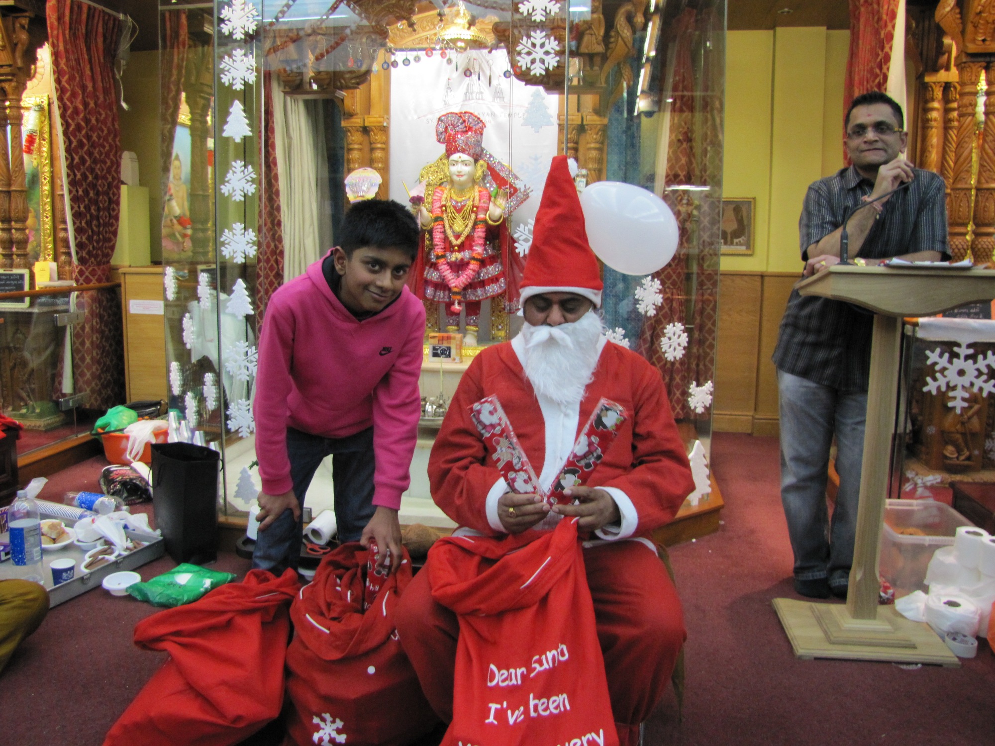 ©1987-2017 SKS Swaminarayan Temple East London