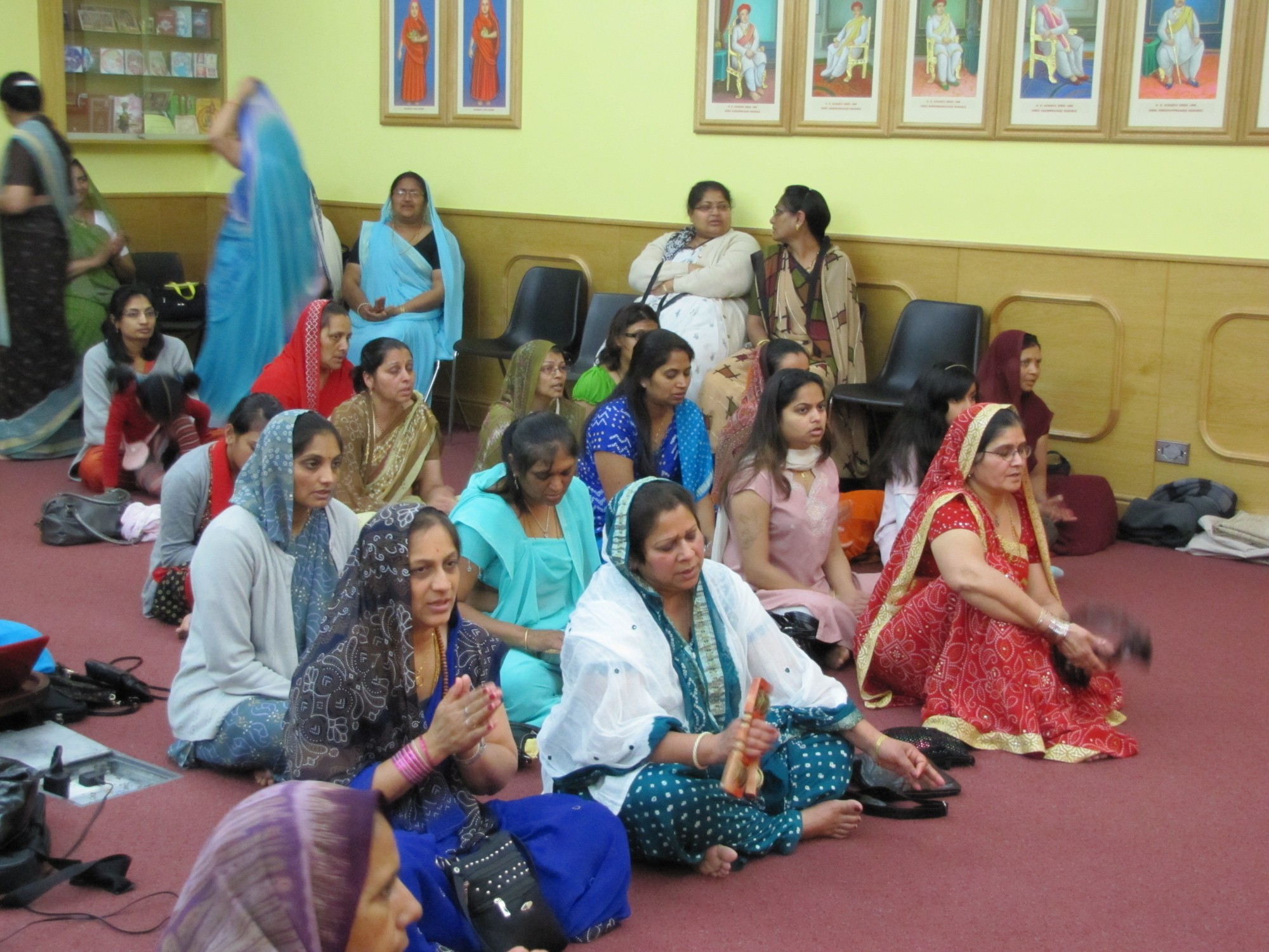 ©1987-2017 SKS Swaminarayan Temple East London
