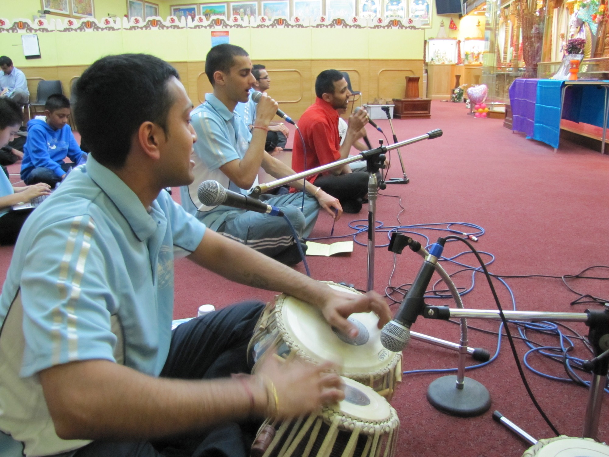 ©1987-2017 SKS Swaminarayan Temple East London
