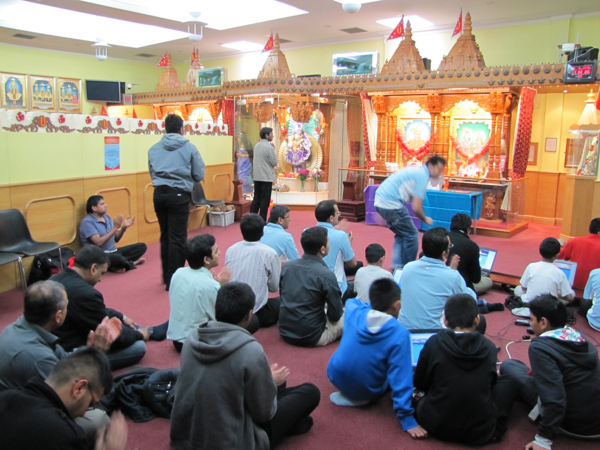 ©1987-2017 SKS Swaminarayan Temple East London