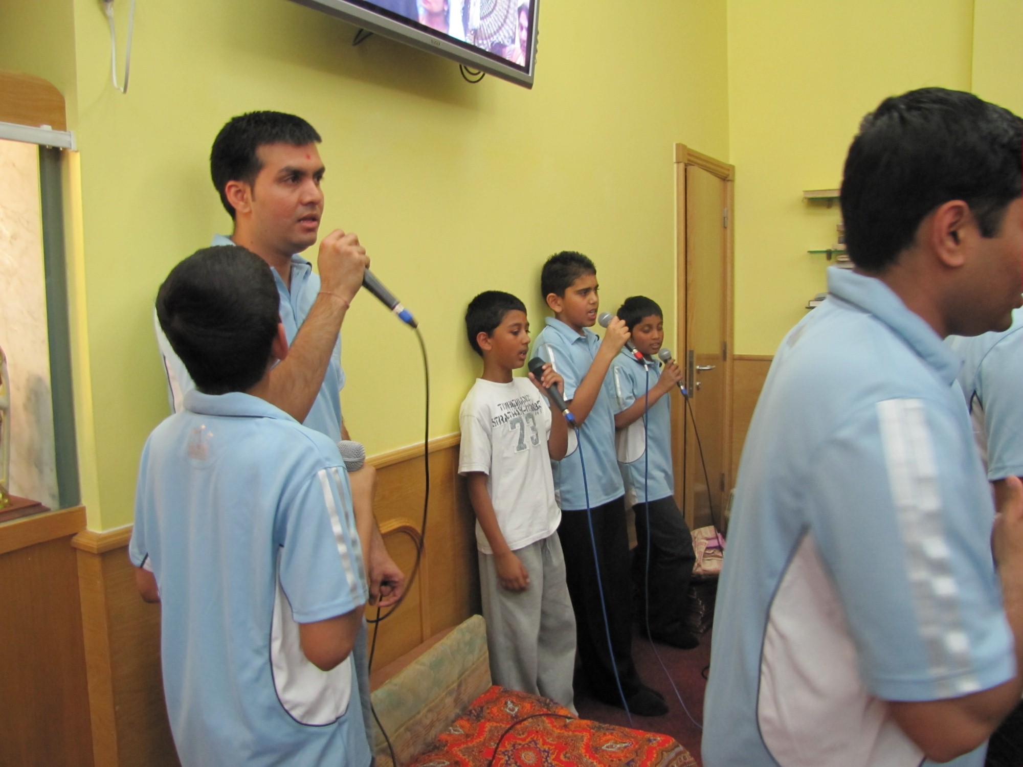 ©1987-2017 SKS Swaminarayan Temple East London